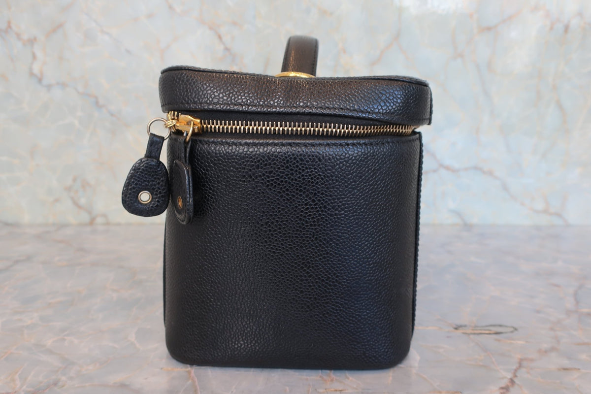 Chanel Vanity Case CC Vintage - Etoilux