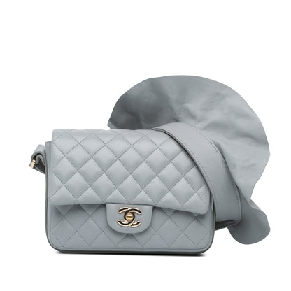 Chanel Flap Bag con Tracolla in Pelle Trapuntata – Grigio | 2020 - Etoilux