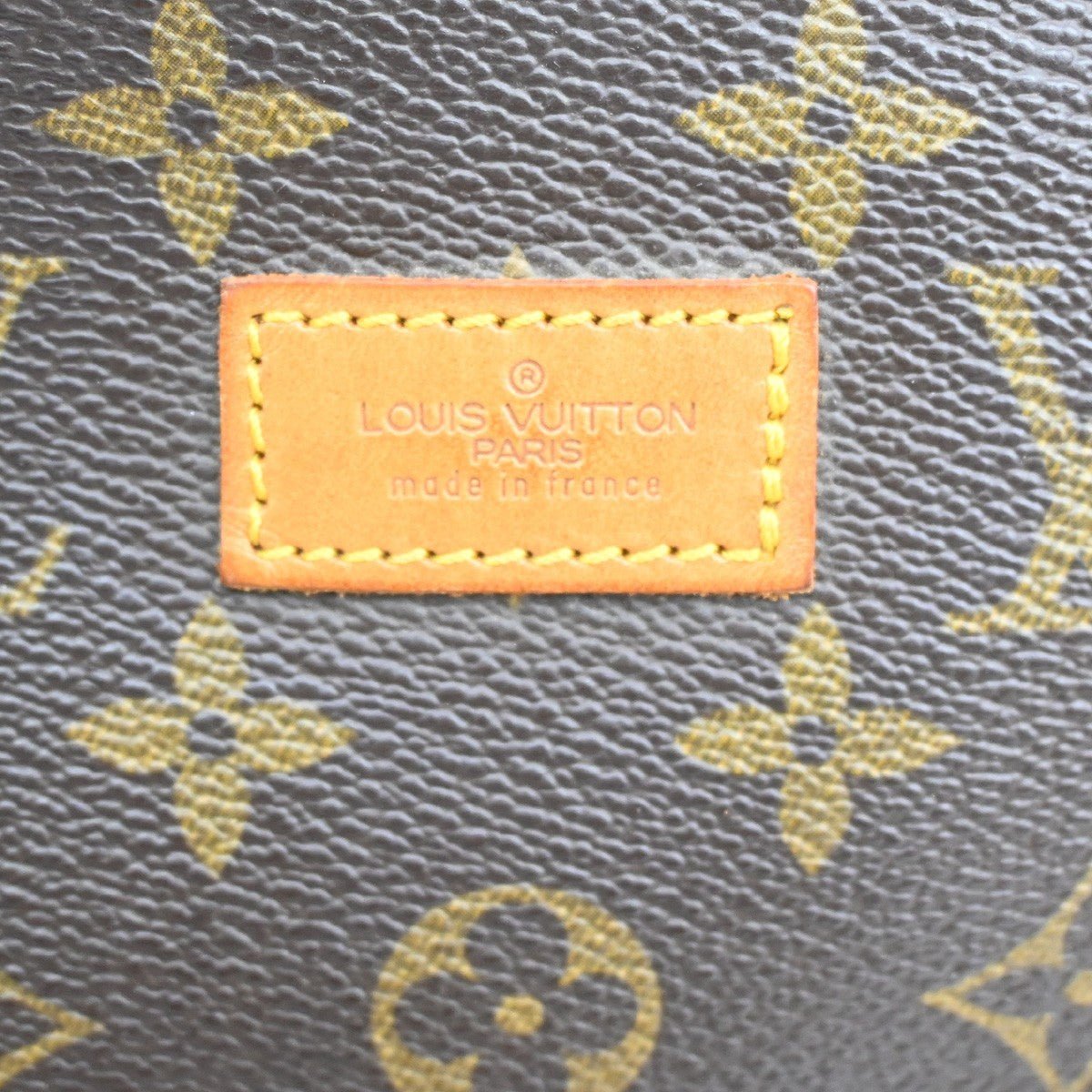 Louis Vuitton Saumur – Monogram Canvas - Etoilux