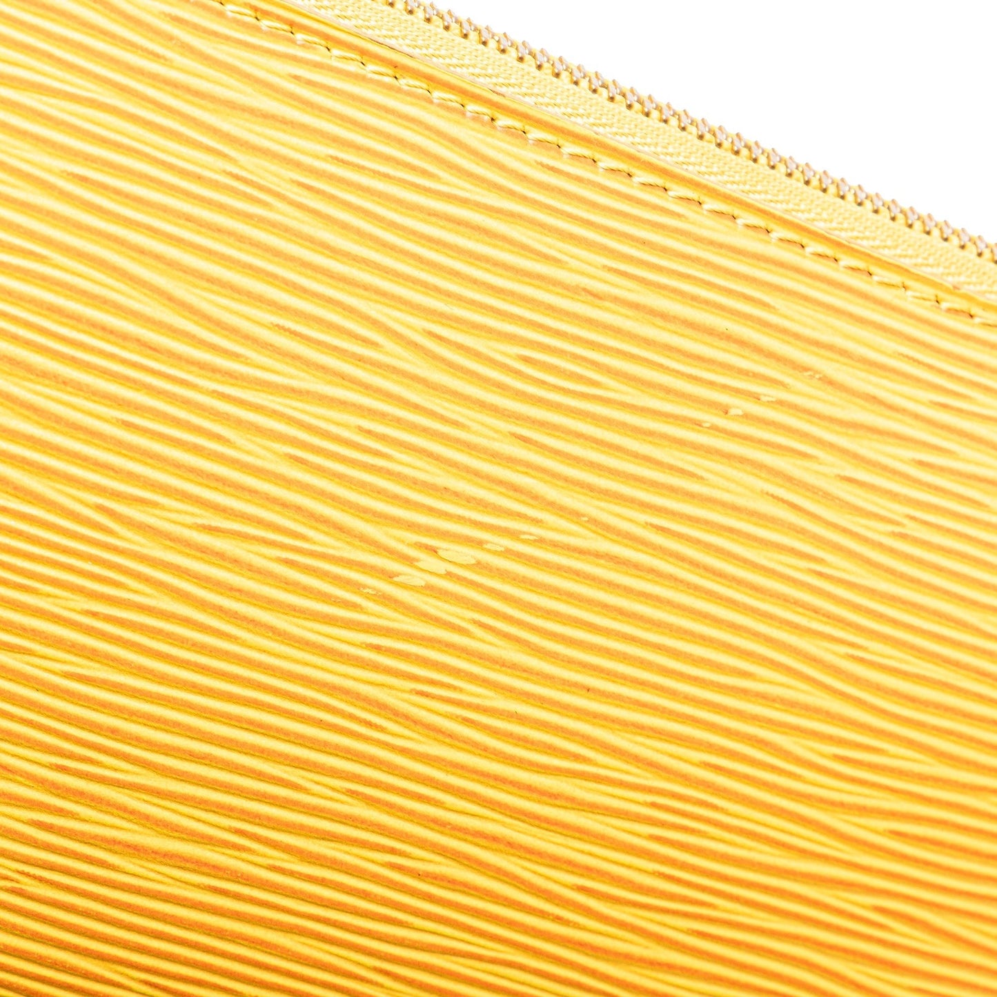 Louis Vuitton Pochette Accessoires Pelle Epi Giallo Tassil 1995 – Made in France - Etoilux