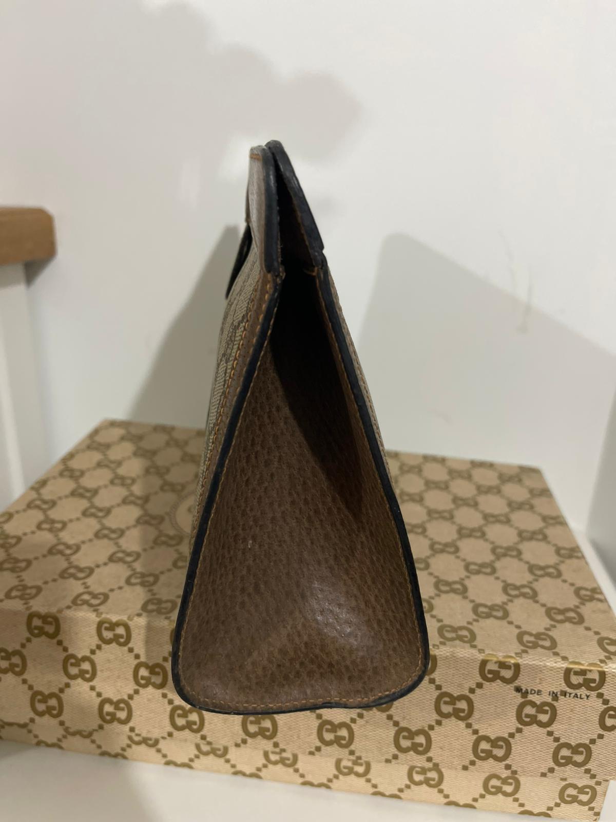 Gucci Clutch Vintage Monogram Canvas con Finiture in Pelle – Brown/Beige - Etoilux