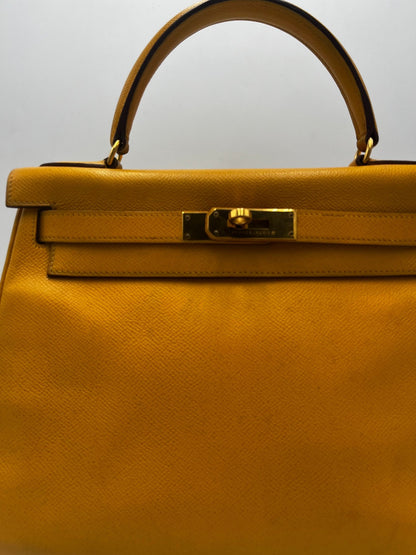 Hermès Kelly 32 Retourné Courchevel Jaune Hardware Dorato 1995 - Etoilux