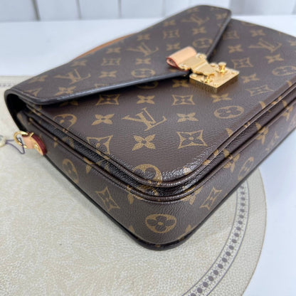 Louis Vuitton Pochette Métis – Monogram Canvas - Etoilux
