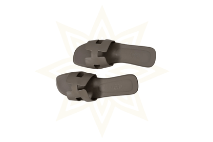 Hermès Oran Sandals in pelle di vitello – Etoupe (taglia 38) - Etoilux