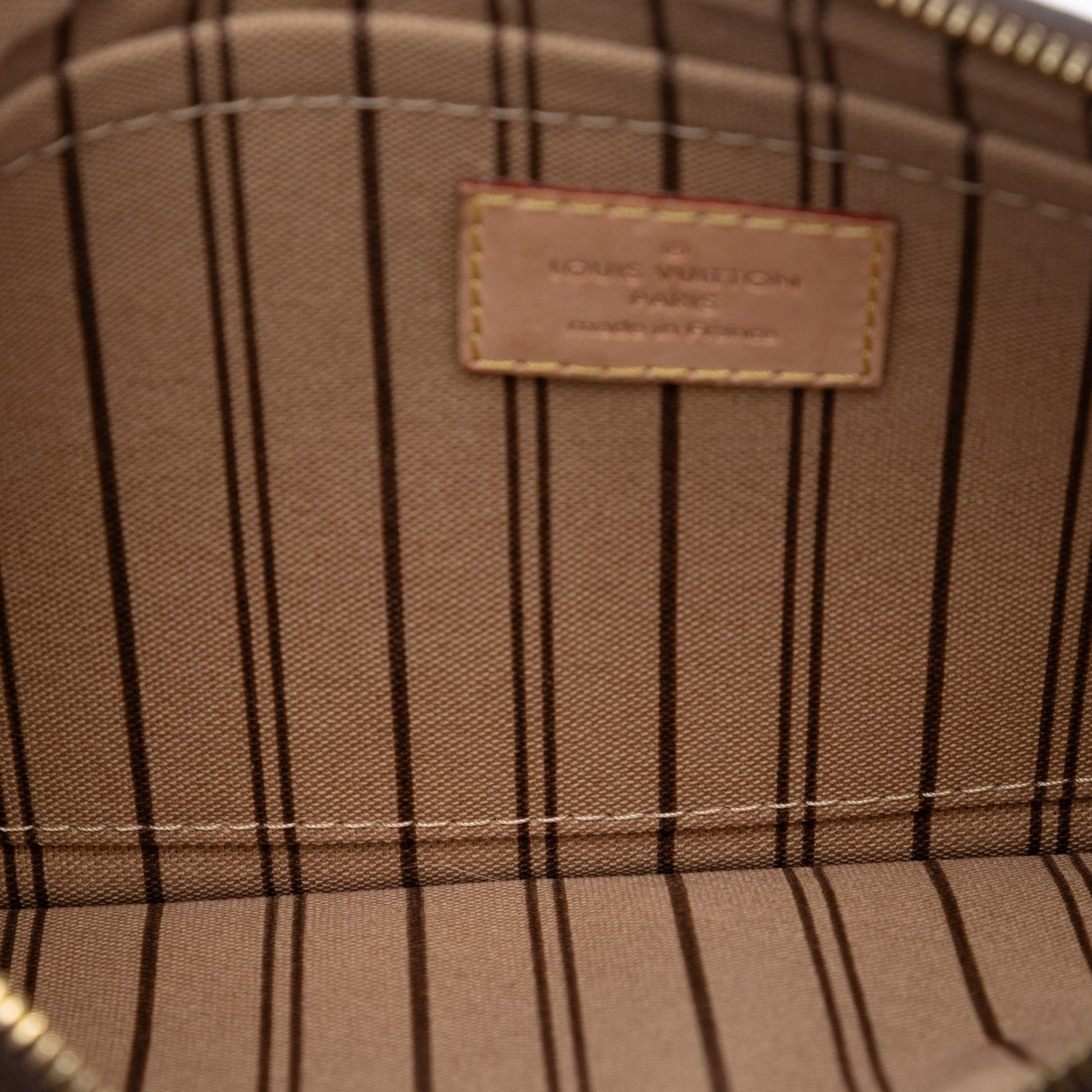 Louis Vuitton Pochette Neverfull MM – Tela Monogram - Etoilux