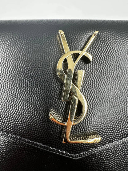 Saint Laurent Uptown Pouch Grain de Poudre Nera Hardware Oro – 27 cm - Etoilux