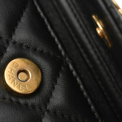 Chanel Wallet on Chain in pelle nera con catena dorata intrecciata – Ref. 31409975 - Etoilux