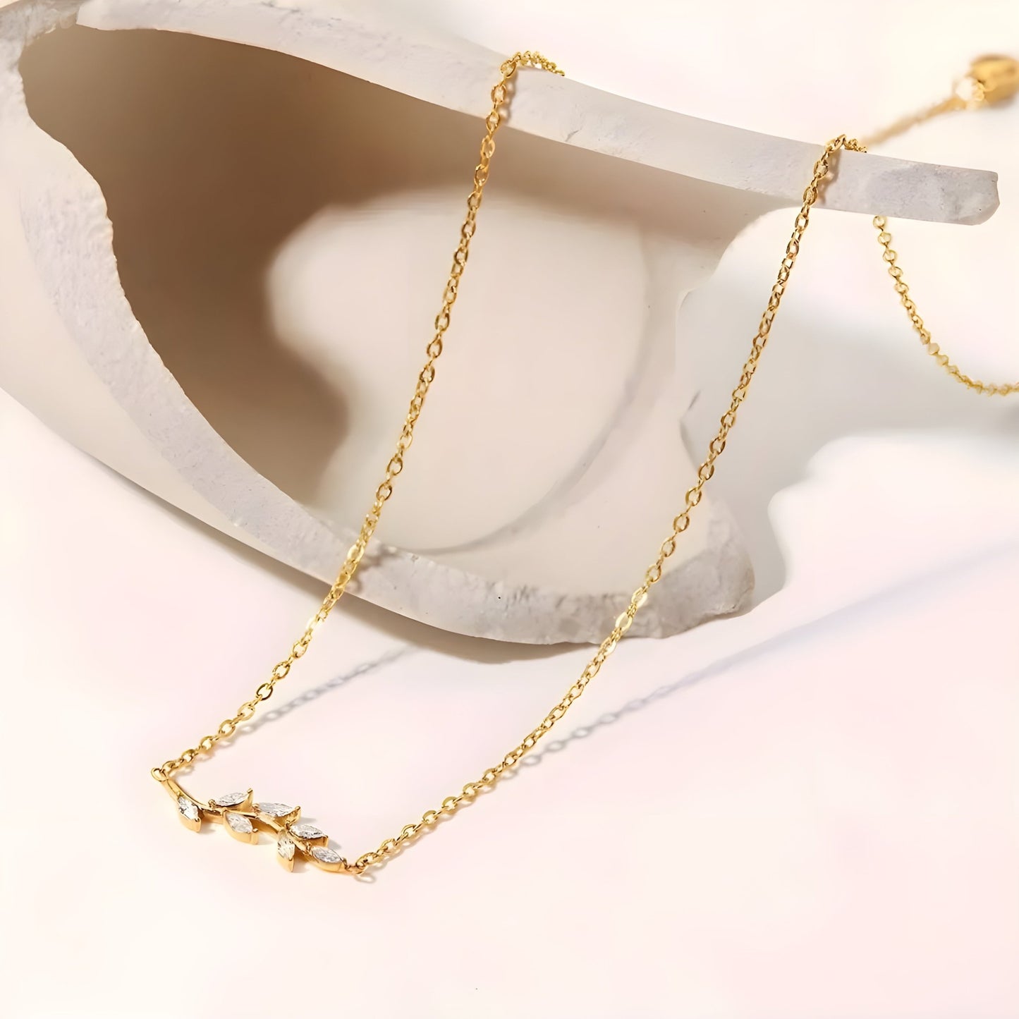 BEHI NANIKO NECKLACE - Etoilux