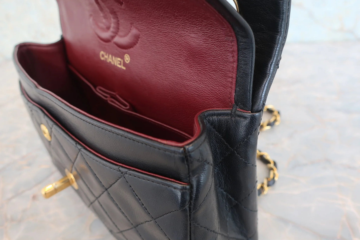 Chanel Timeless Classic Double Flap Small – Pelle di Agnello Nera / Oro – 23 cm - Etoilux