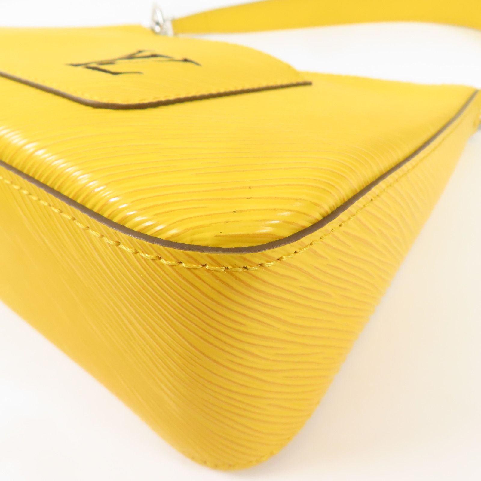 Louis Vuitton Marelle Epi Mimosa con Pochette Monogram – 25 cm - Etoilux
