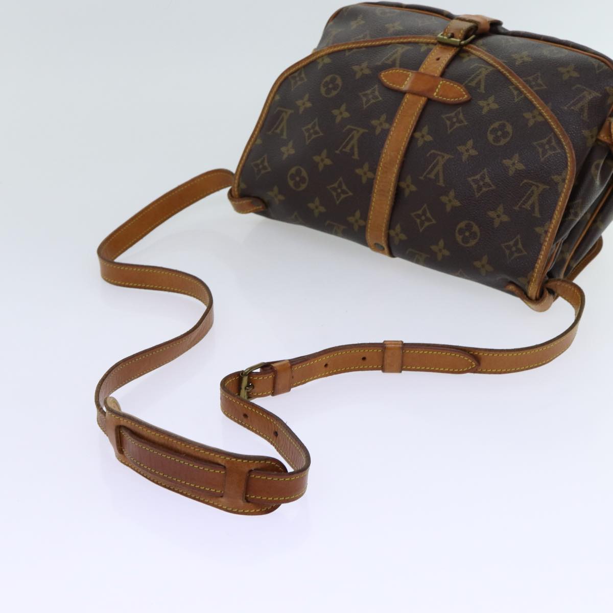 Louis Vuitton Saumur 28 – Monogram Canvas – Made in France - Etoilux