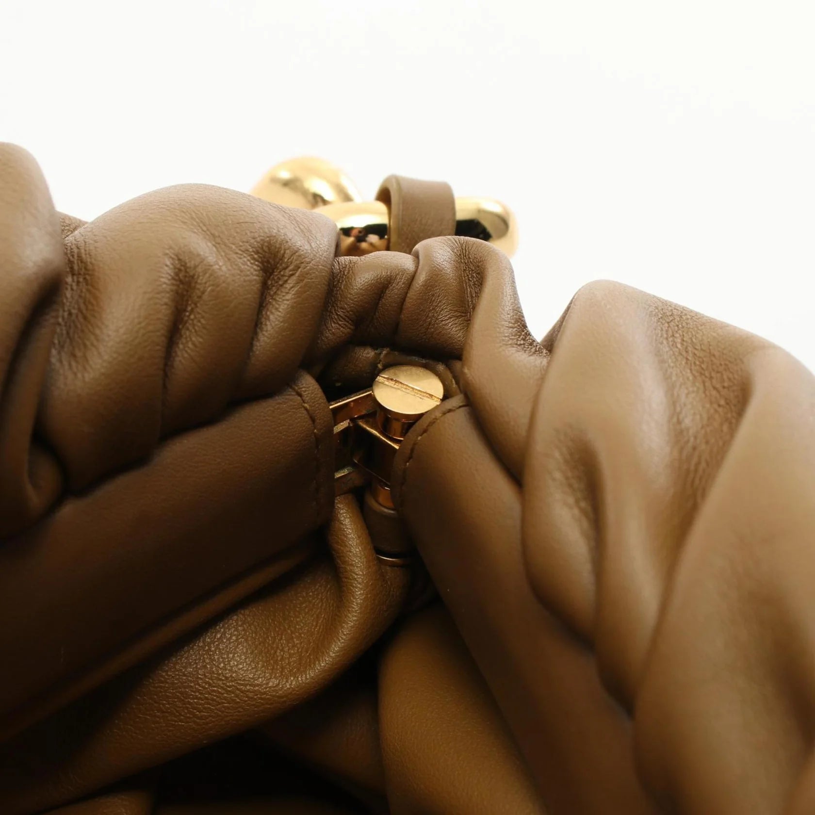 Bottega Veneta Chain Pouch in Pelle Marrone – Taglia Media - Etoilux