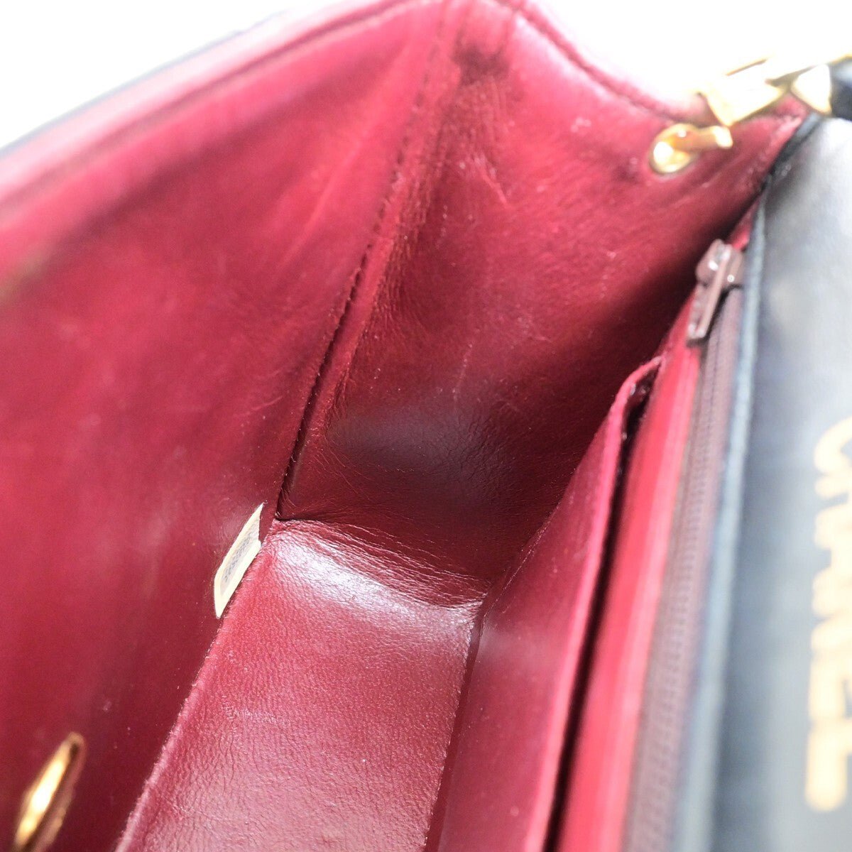 Chanel Vintage Mini Classic Flap Agnello Nero Hardware Oro – 17 cm - Etoilux