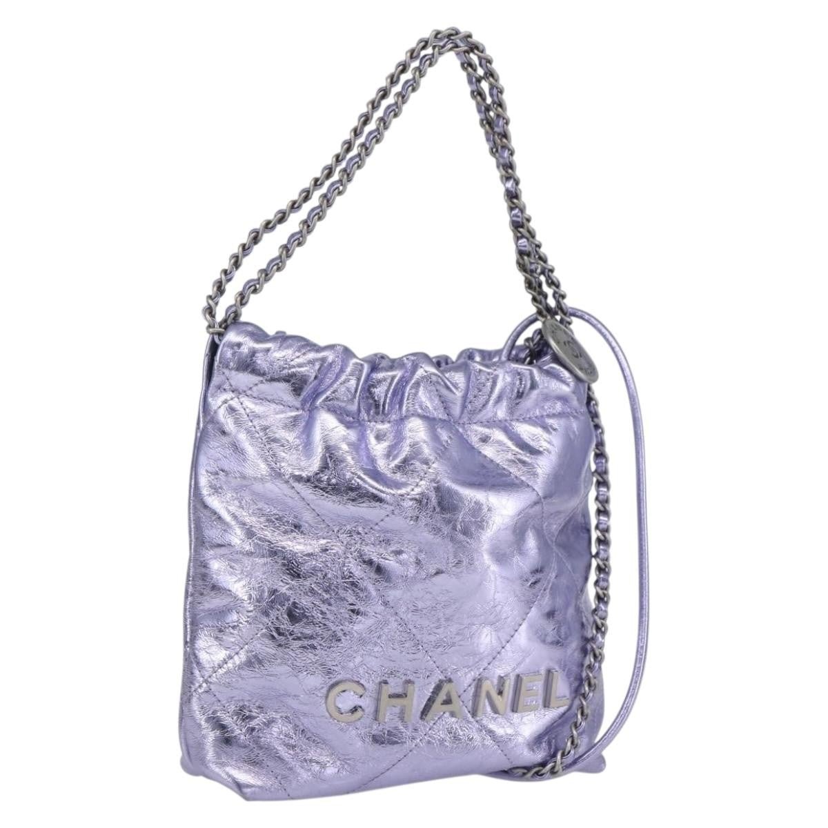 Chanel 22 Mini Hobo Pelle di Vitello Metallizzata Lilla – 17 cm - Etoilux