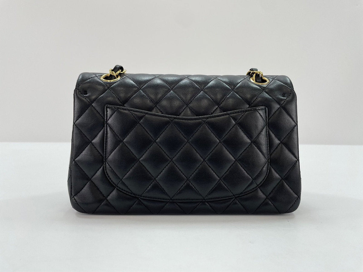 Chanel Borsa in Pelle Nera con Catena - Etoilux