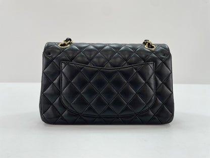 Chanel Borsa in Pelle Nera con Catena - Etoilux