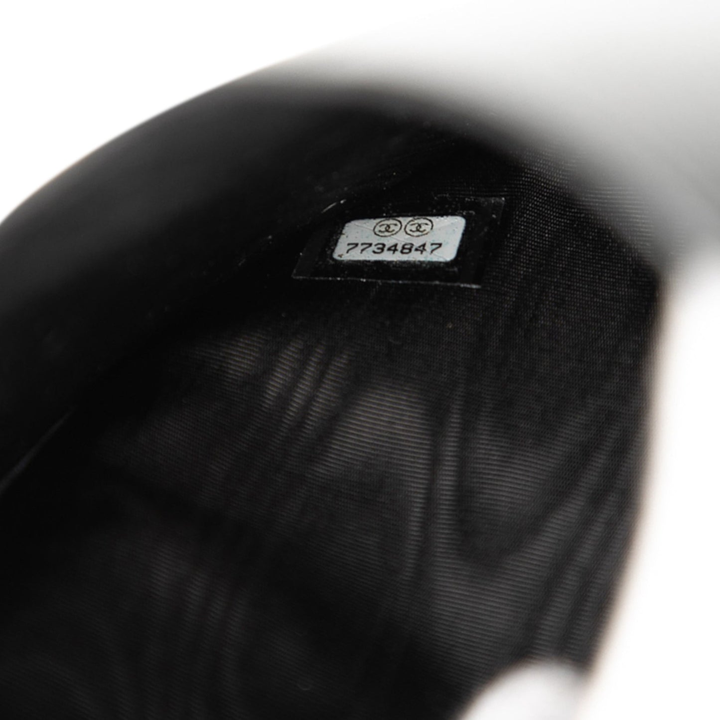 Chanel – Portafoglio lungo francese bifold CC in pelle Caviar nera - Etoilux