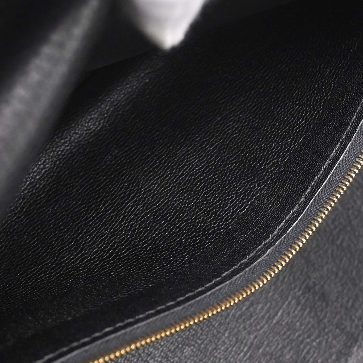 Hermès Kelly 42 Élan Shoulder Togo Noir Hardware Dorato — Formato Orizzontale Raro - Etoilux