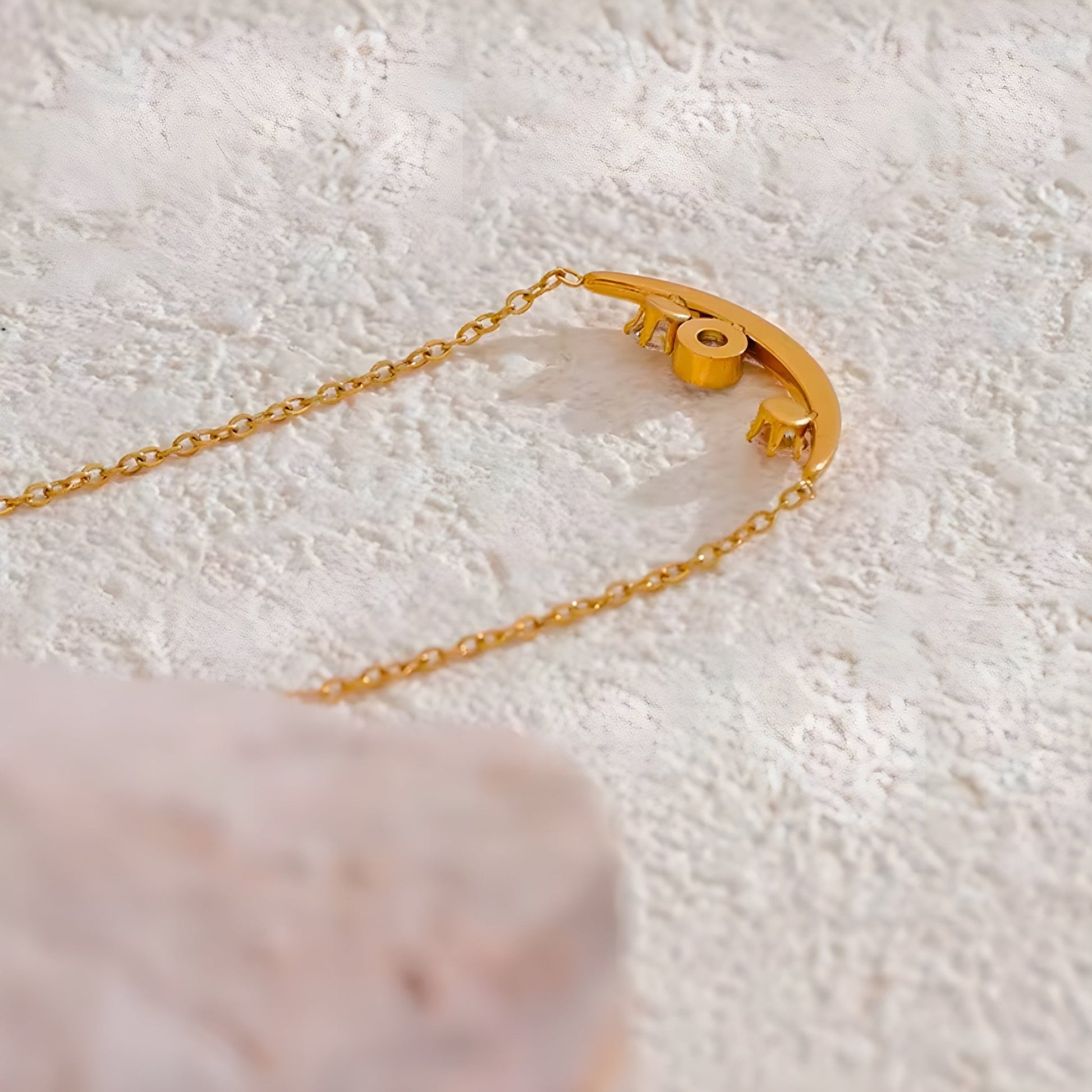 BEHI RABIYA NECKLACE - Etoilux