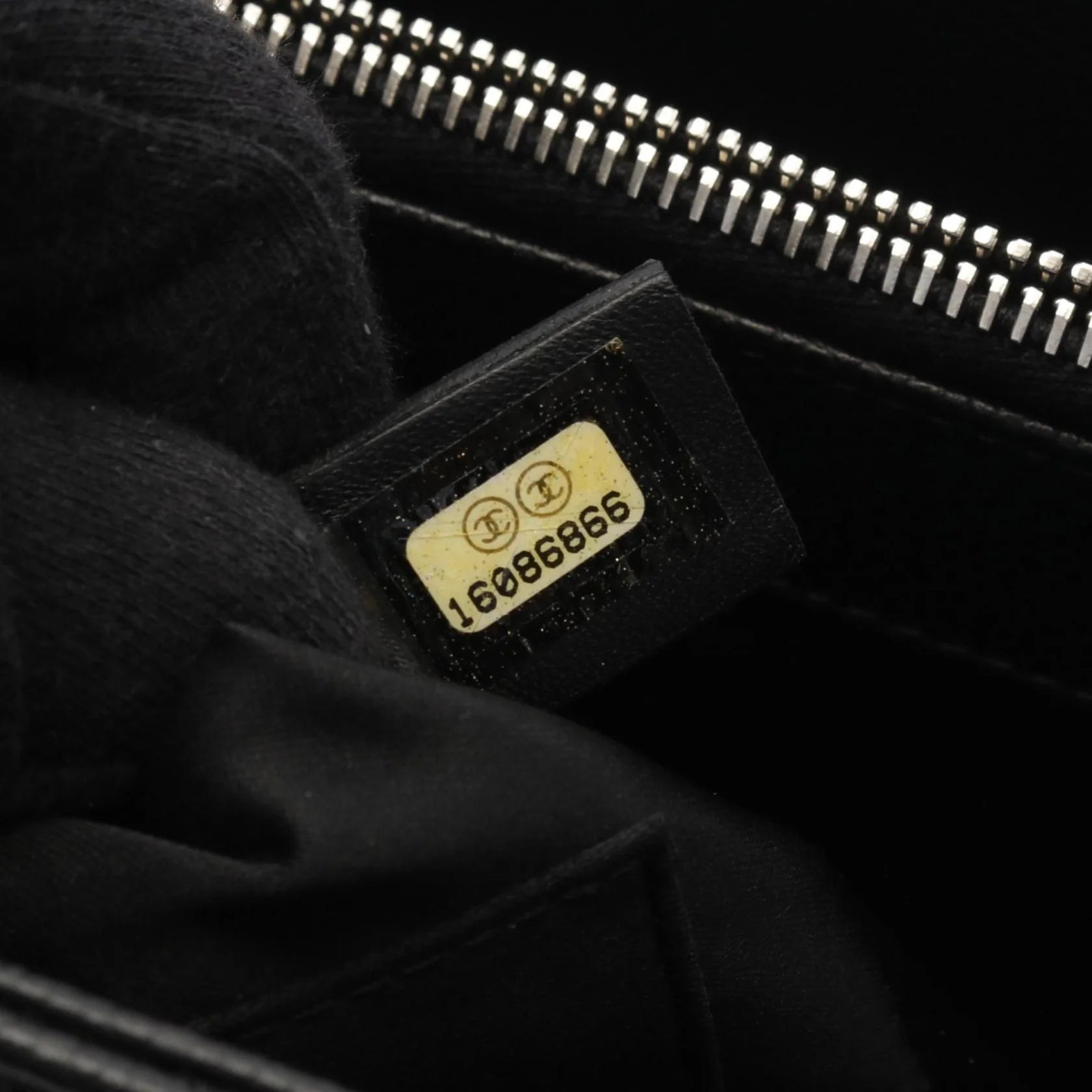 Chanel Grand Shopping Tote (GST) – Pelle Caviar Nera e Hardware Argento - Etoilux