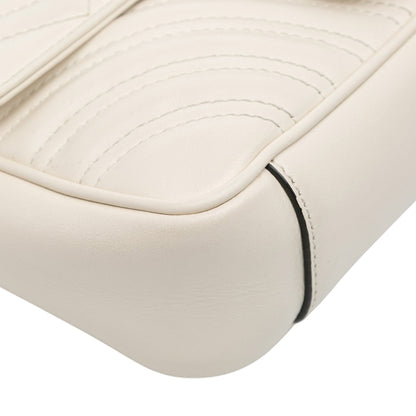 Gucci GG Marmont Matelassé – Piccola Borsa a Tracolla in Pelle Bianca - Etoilux