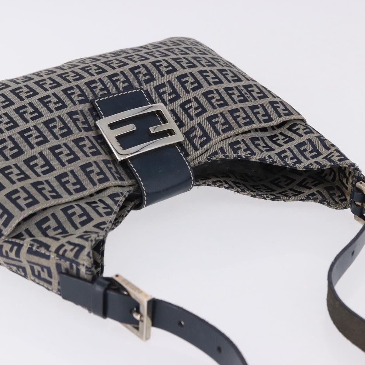 Fendi Hobo con fibbia sul manico - Etoilux