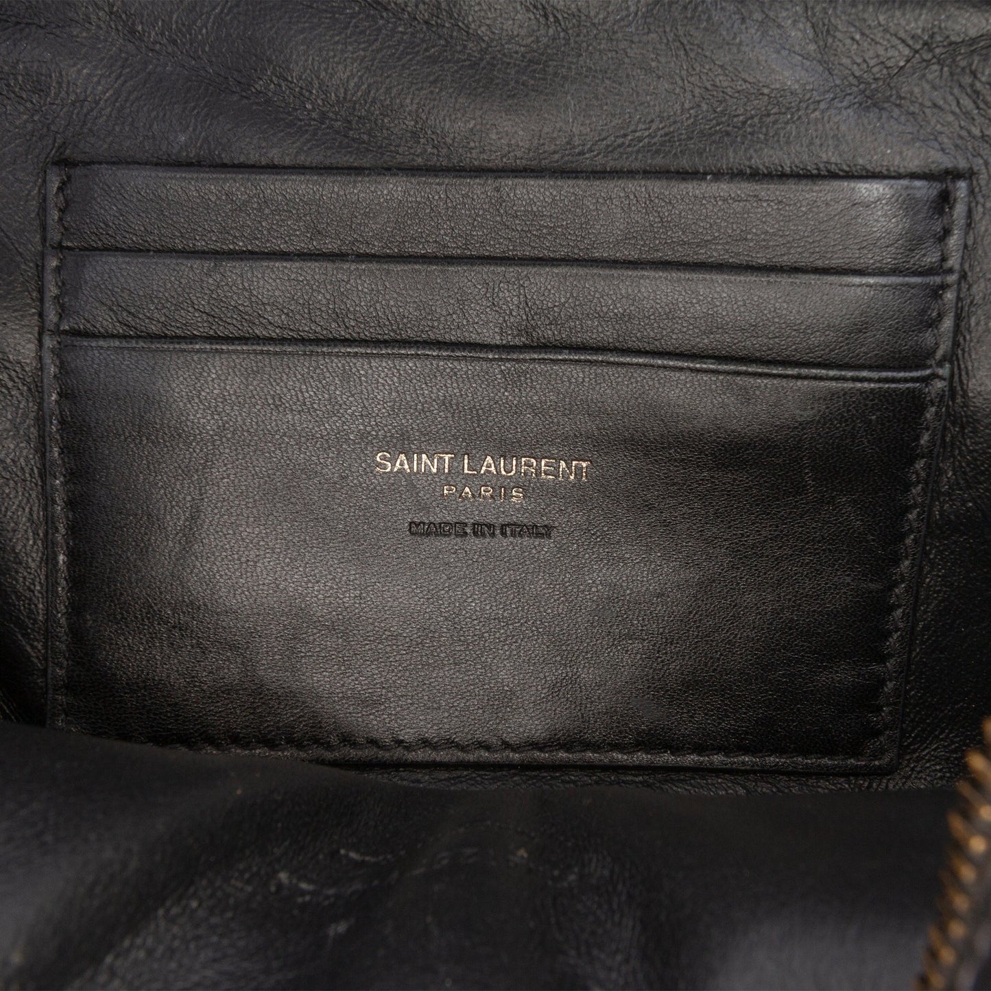 Saint Laurent – Lou Camera Bag Mini Monogram in pelle Grain de Poudre nera - Etoilux