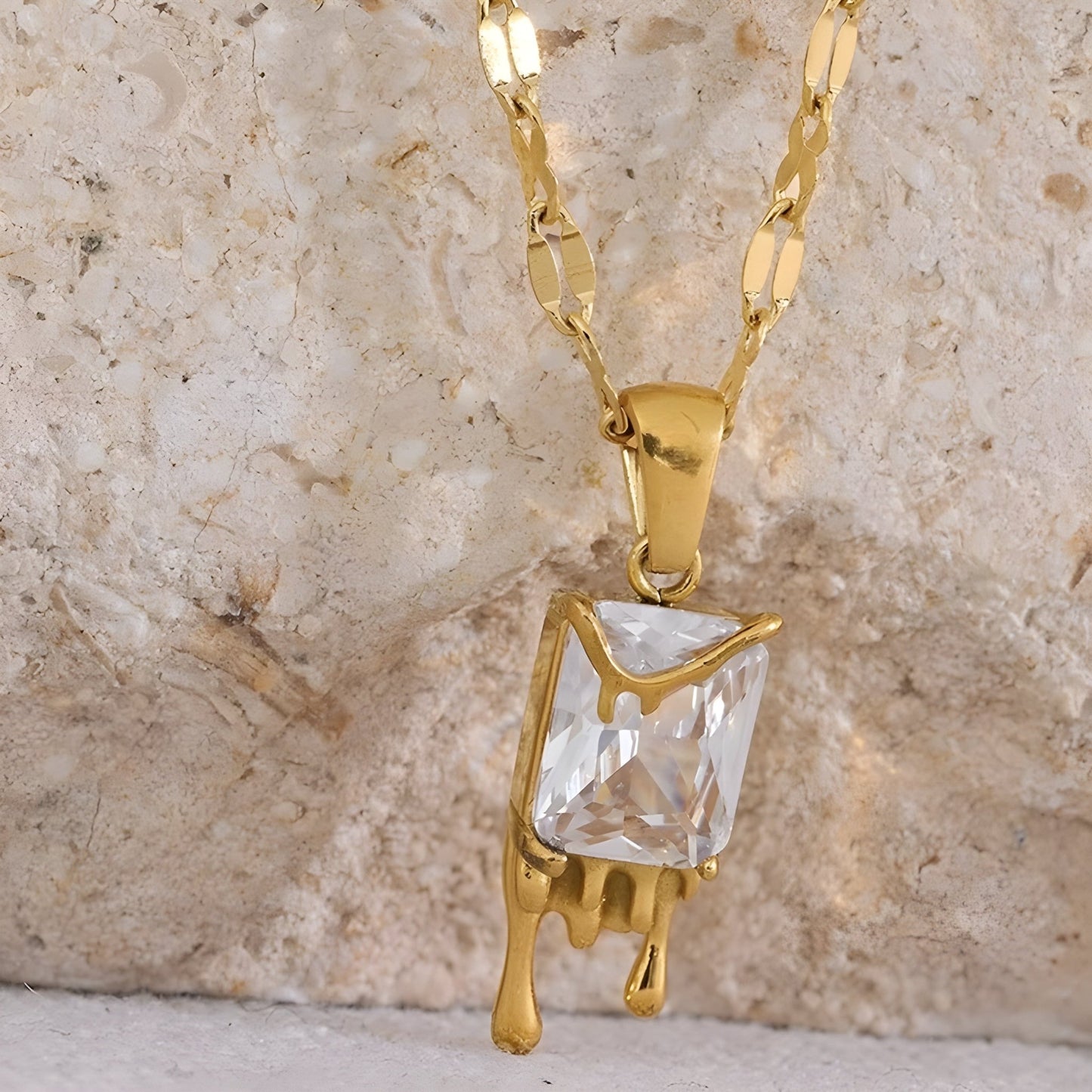 BEHI TIARA NECKLACE - Etoilux