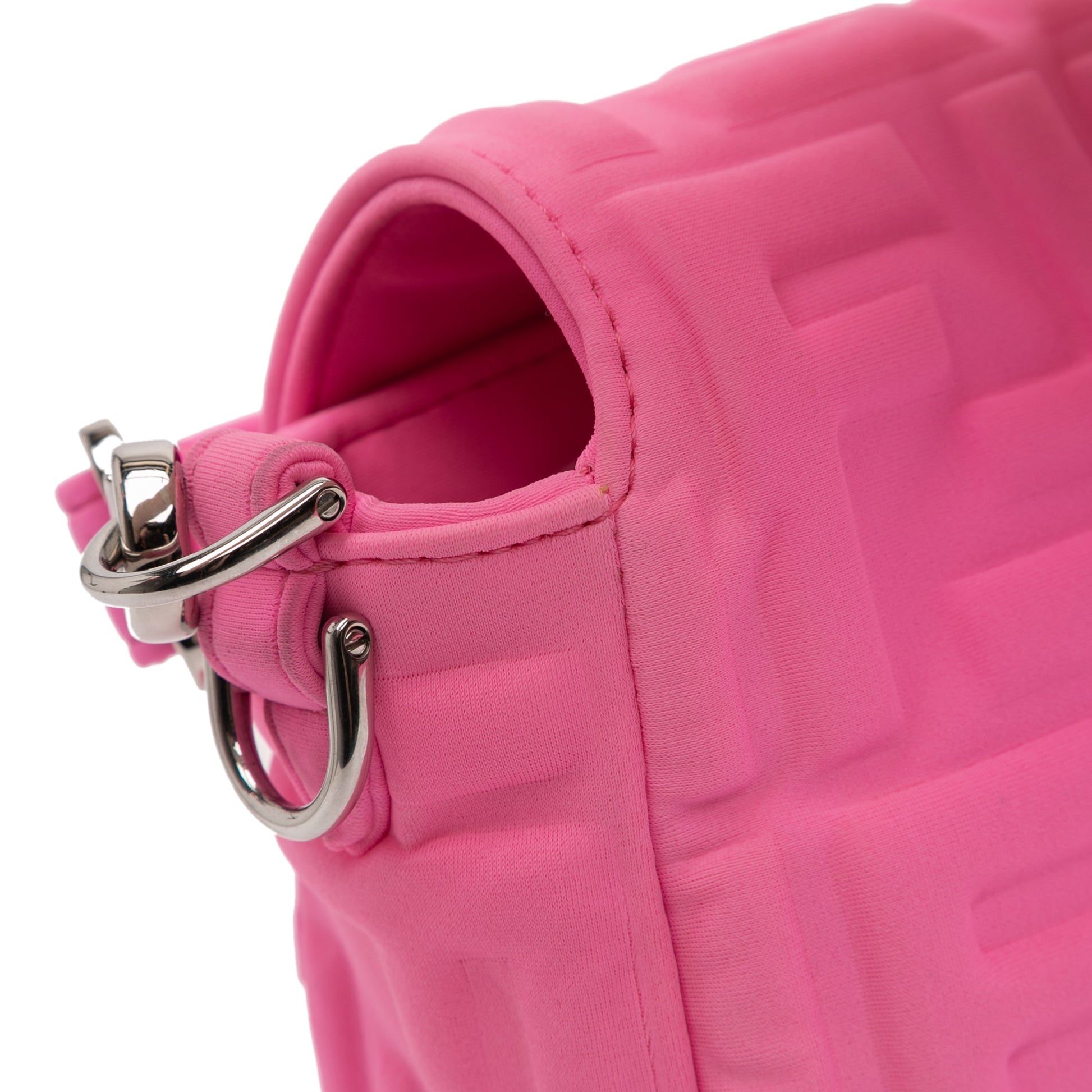 Fendi Baguette FF Embossed Tessuto Tecnico Rosa – 27 cm - Etoilux