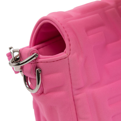 Fendi Baguette FF Embossed Tessuto Tecnico Rosa – 27 cm - Etoilux