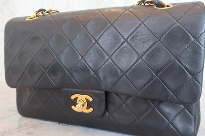 Chanel Classic Double Flap Medium Agnello Nero Hardware Oro – 25 cm - Etoilux