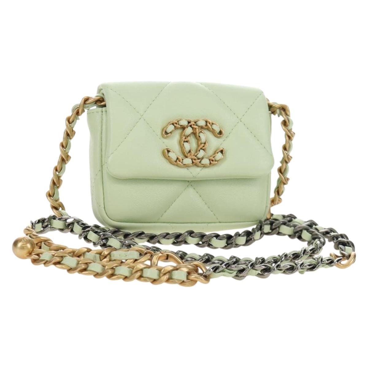 Chanel 19 Portamonete con Patta e Catena Pelle Agnello Verde Menta 2021 – 10 cm - Etoilux