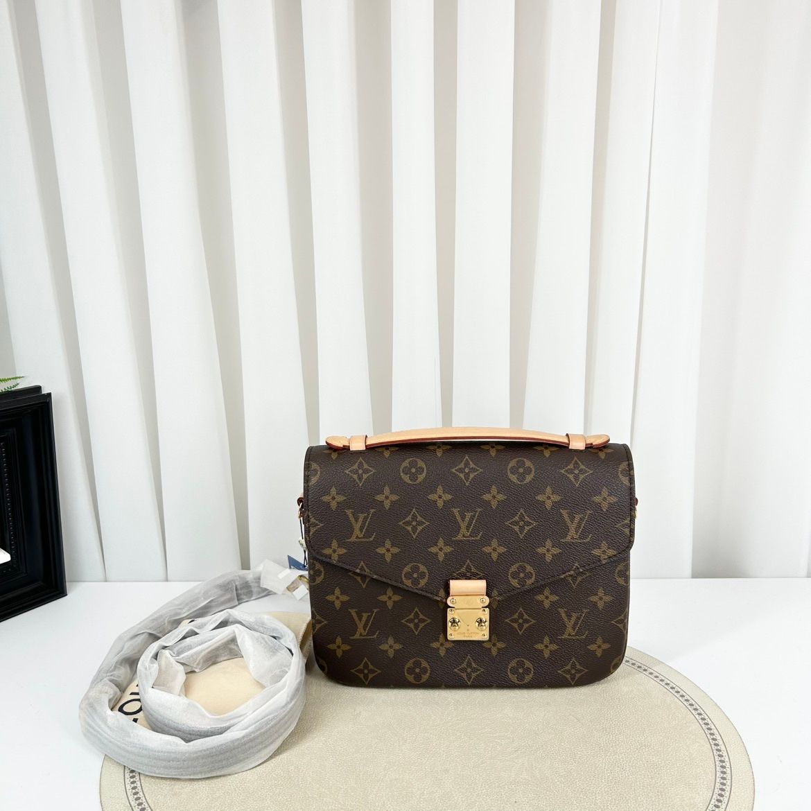 Louis Vuitton Pochette Métis – Monogram Canvas - Etoilux