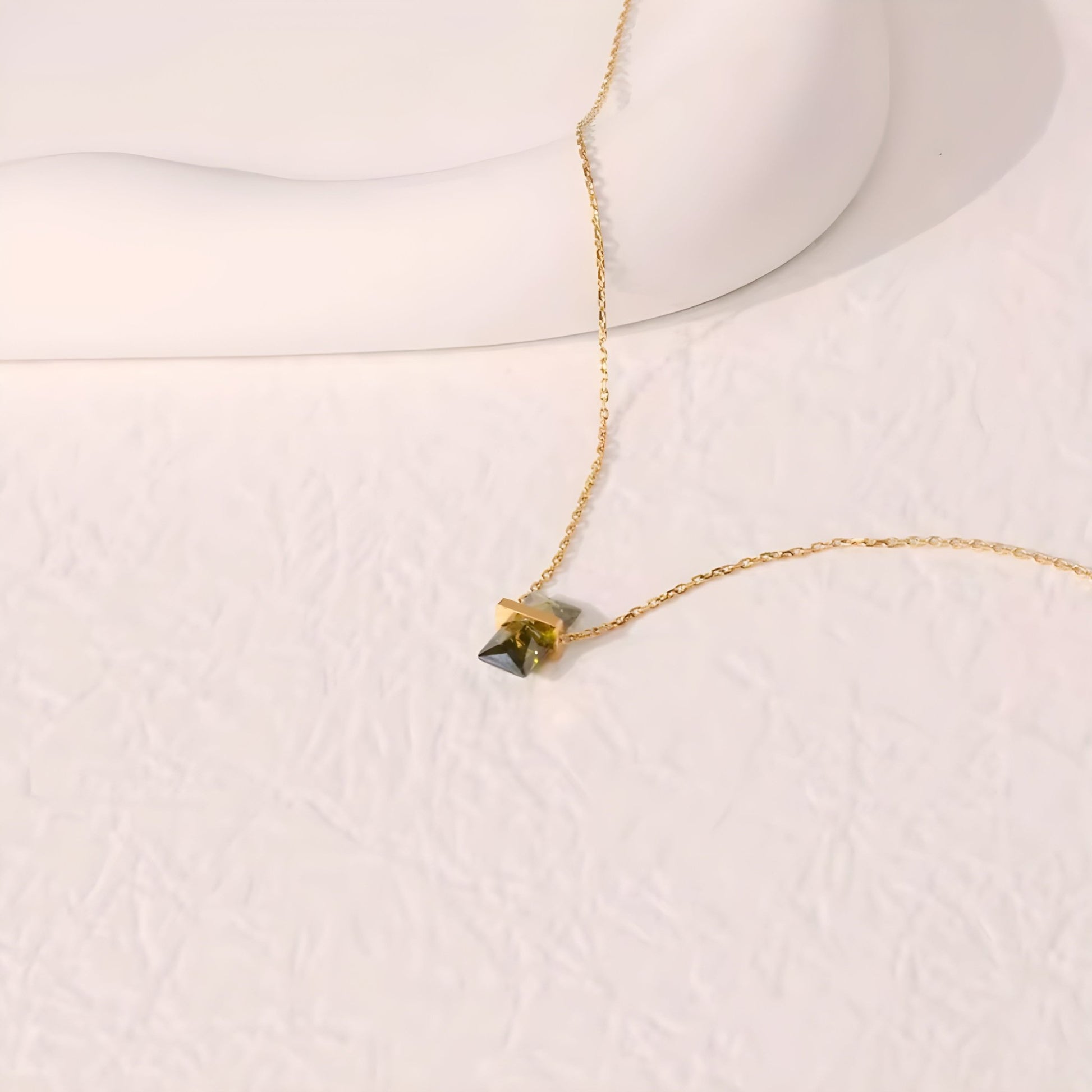 BEHI GLINKA NECKLACE - Etoilux