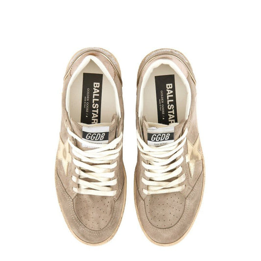 Golden Goose – Ball Star Sneaker in Camoscio Beige con Stella Avorio e Dettagli Retro – Donna – FW25 - Etoilux