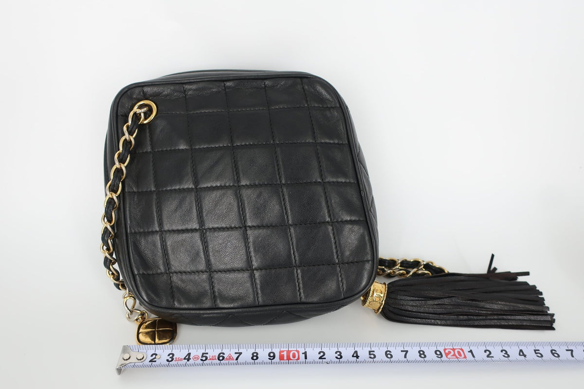 Chanel Matelassé con Catena - Etoilux