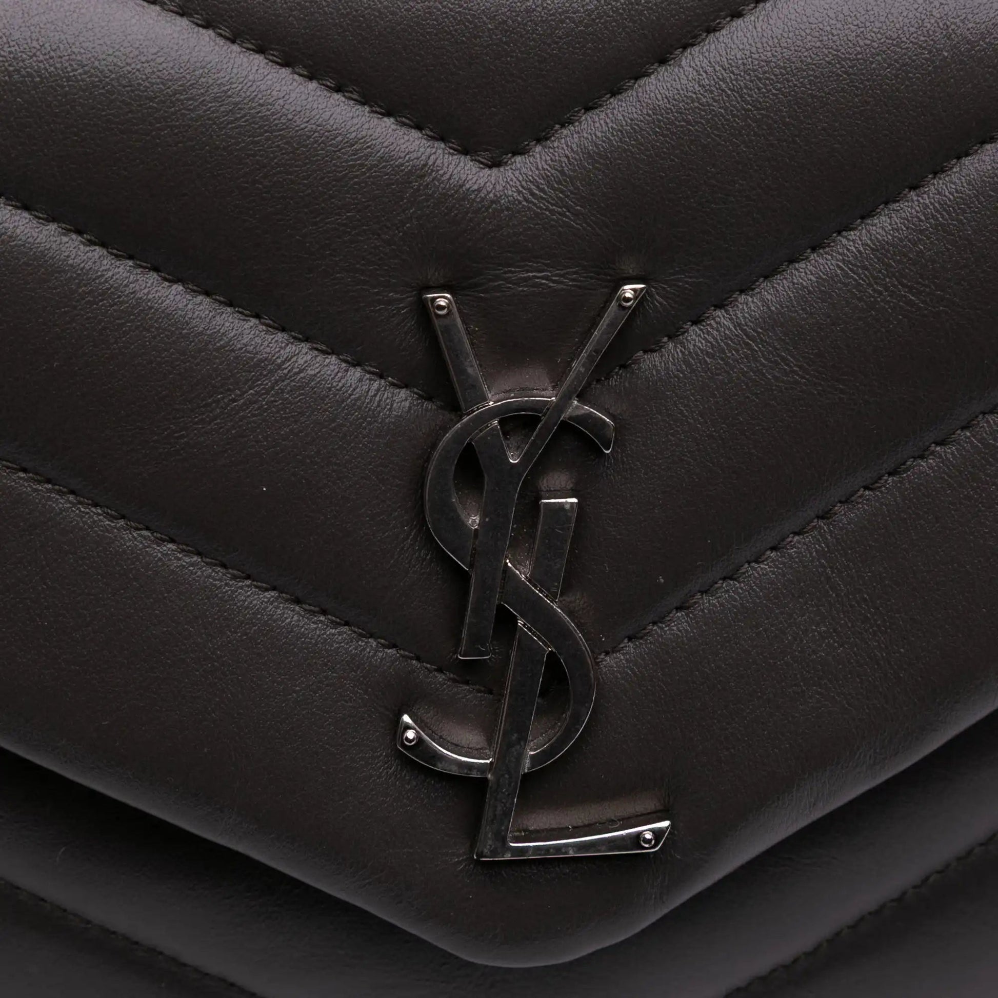 Saint Laurent Piccola borsa a tracolla LouLou in pelle di vitello con monogramma - Etoilux