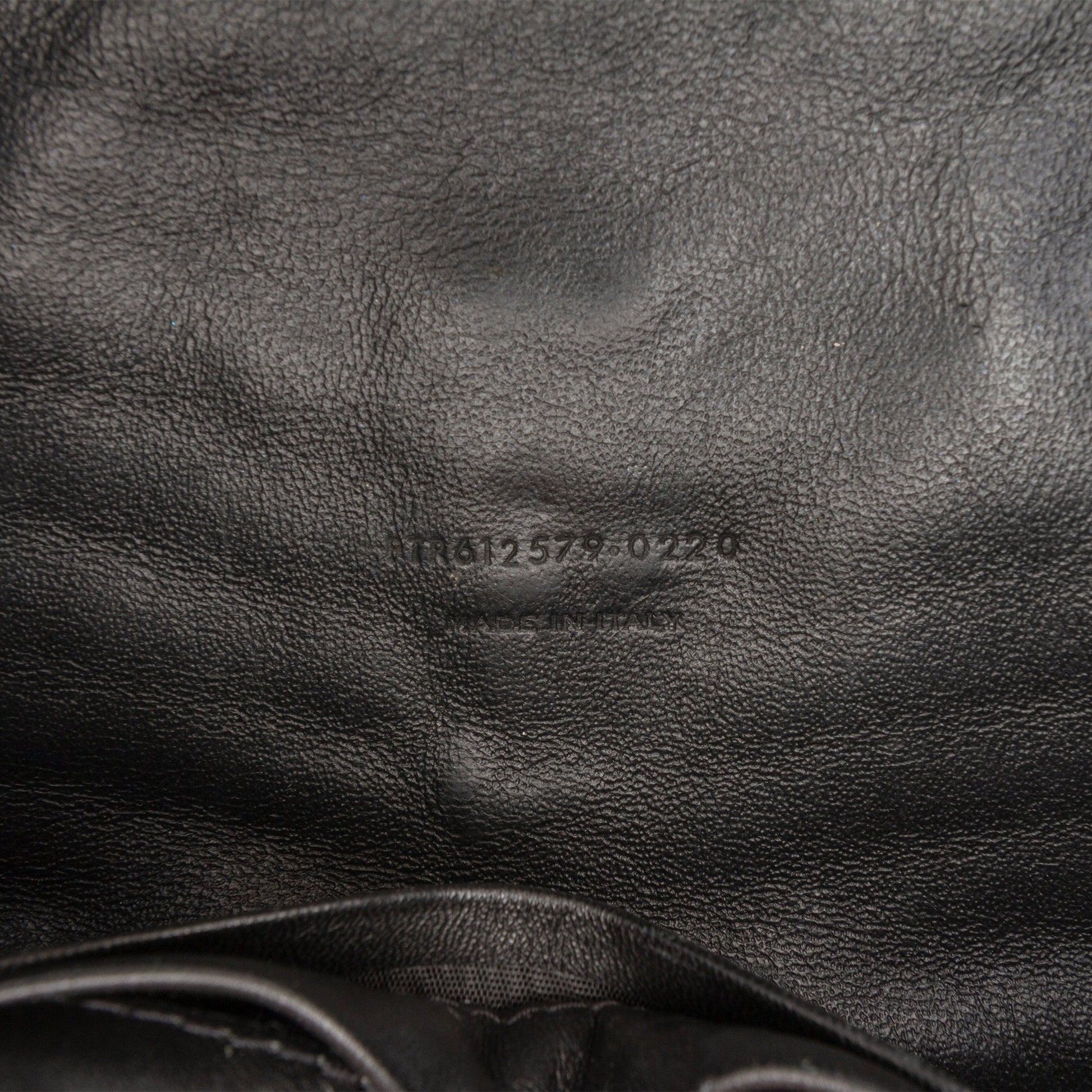 Saint Laurent – Lou Camera Bag Mini Monogram in pelle Grain de Poudre nera - Etoilux