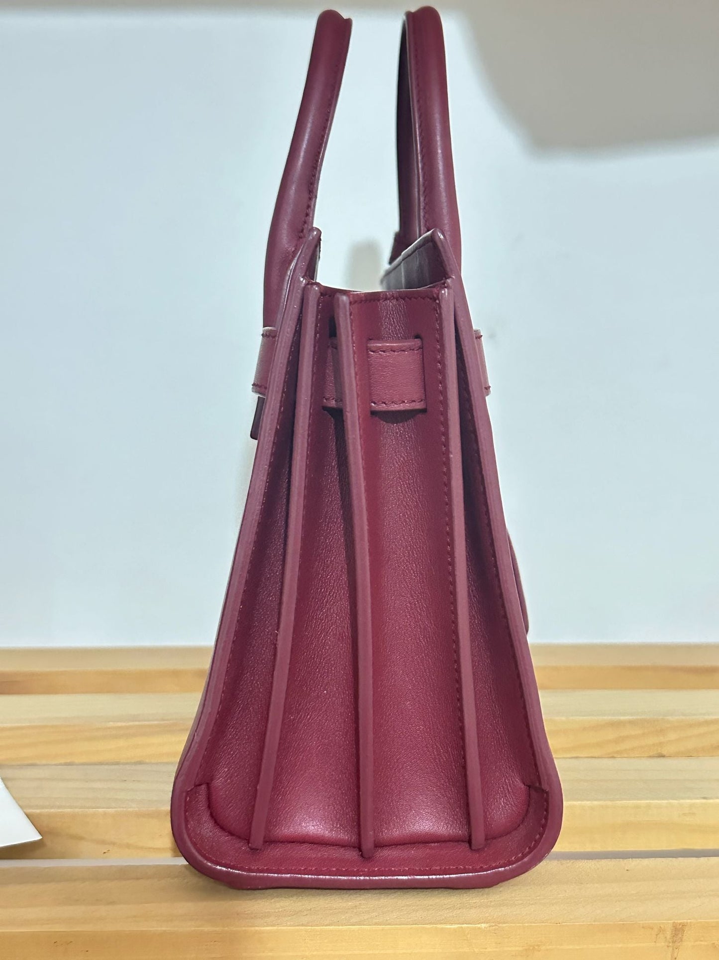 Saint Laurent Sac de Jour Nano in Pelle Bordeaux - Etoilux
