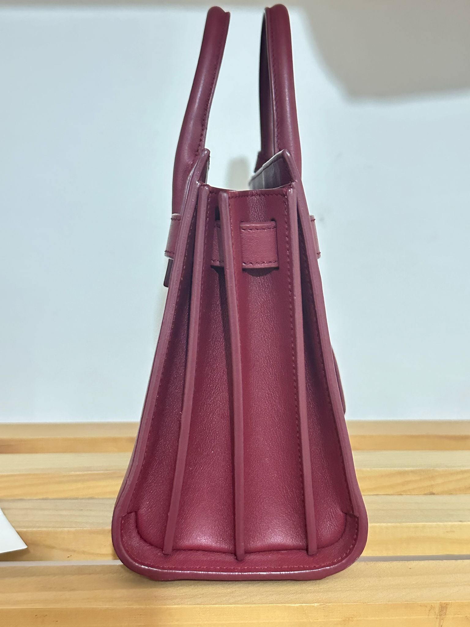 Saint Laurent Sac de Jour Nano in Pelle Bordeaux - Etoilux