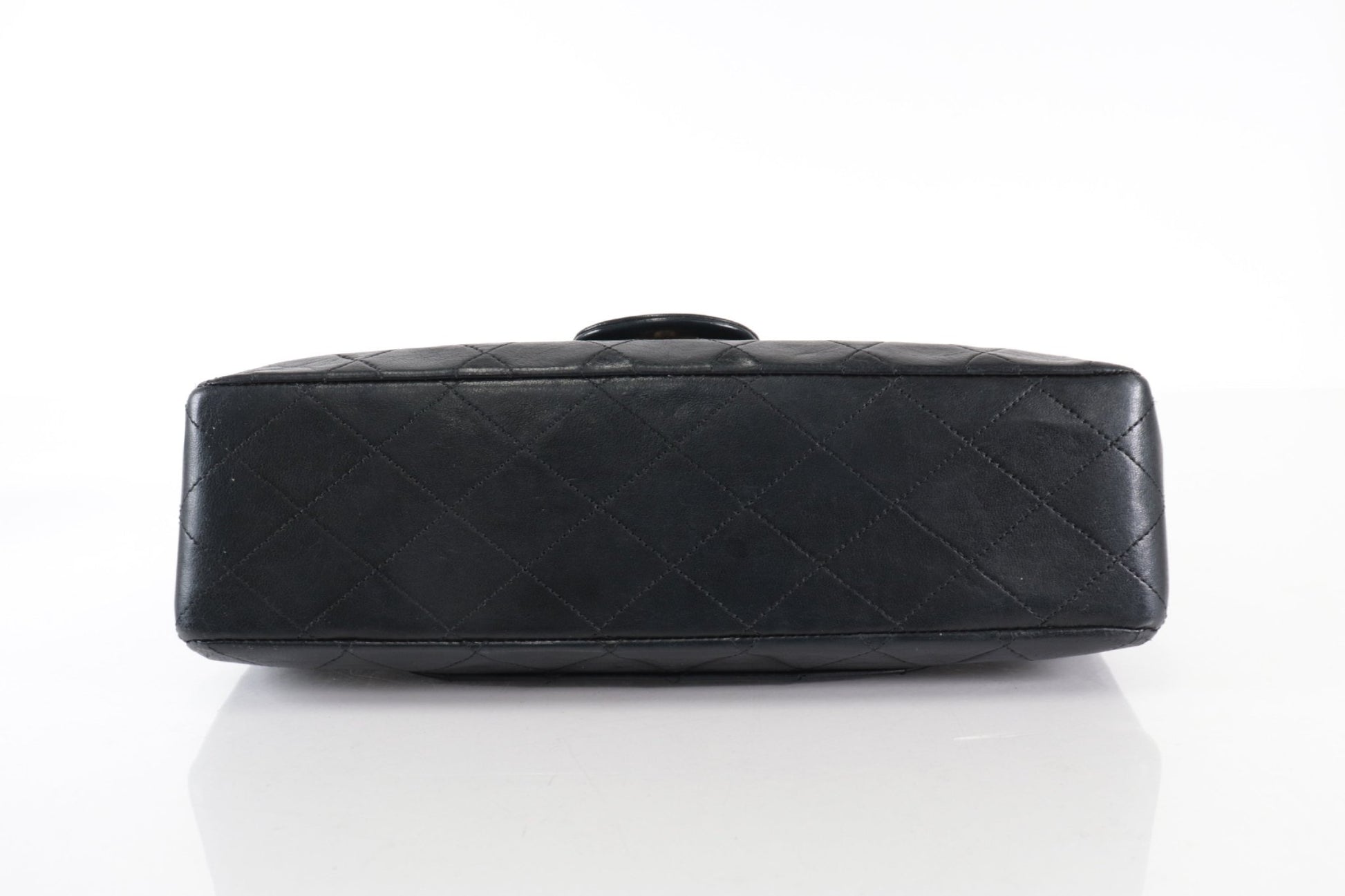 Chanel Classic Double Flap Medium Vintage Agnello Nero Hardware Dorato – 25 cm - Etoilux