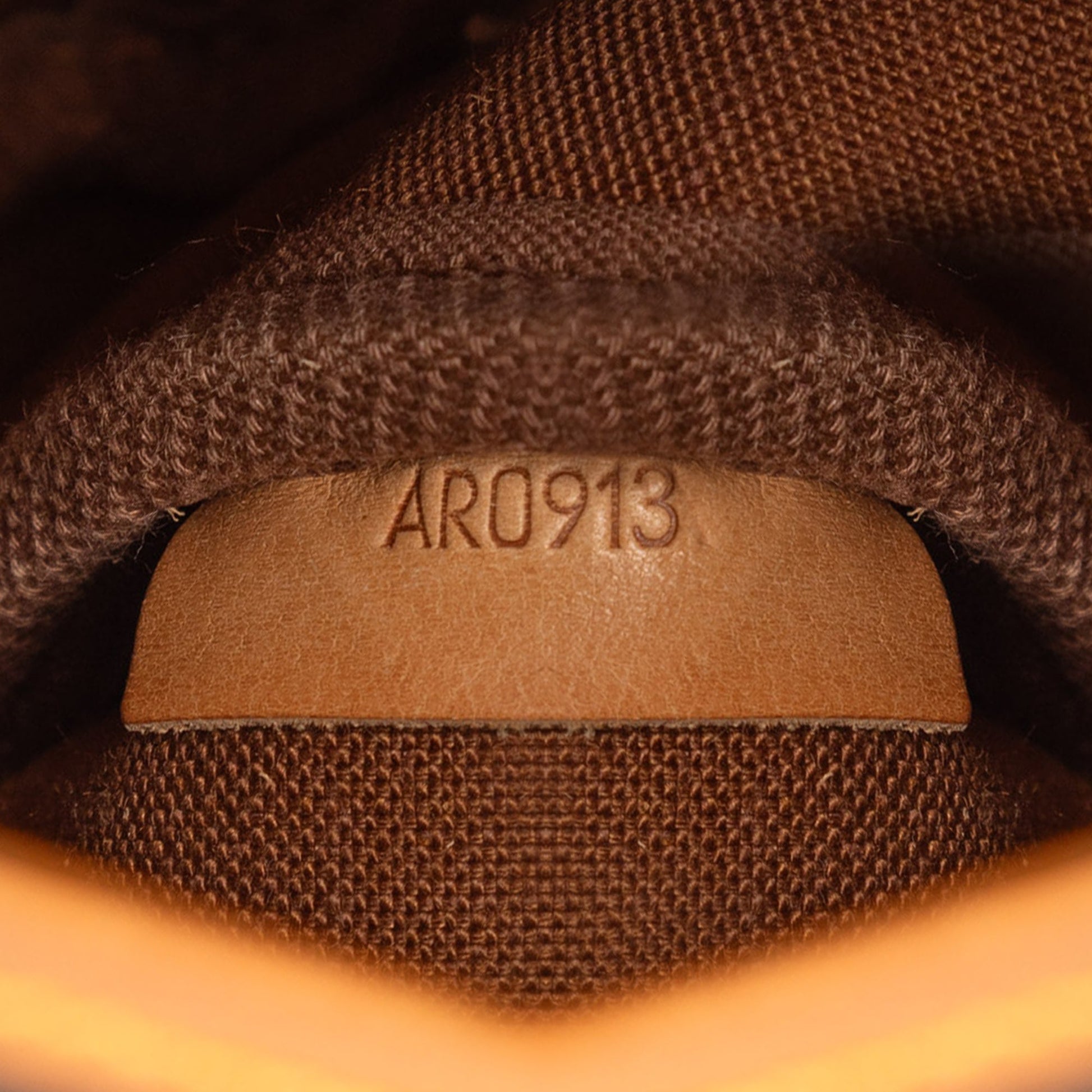 Louis Vuitton Saumur 25 Monogram Canvas 1993 – Crossbody Vintage - Etoilux