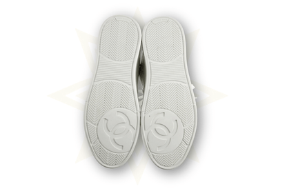 Chanel Sneakers in pelle bianca – Logo CC - Etoilux