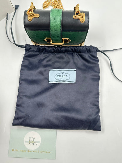 Prada Bandoliera 1BH058 Struzzo + City Verde + Nero – Hardware Oro – Full Set - Etoilux