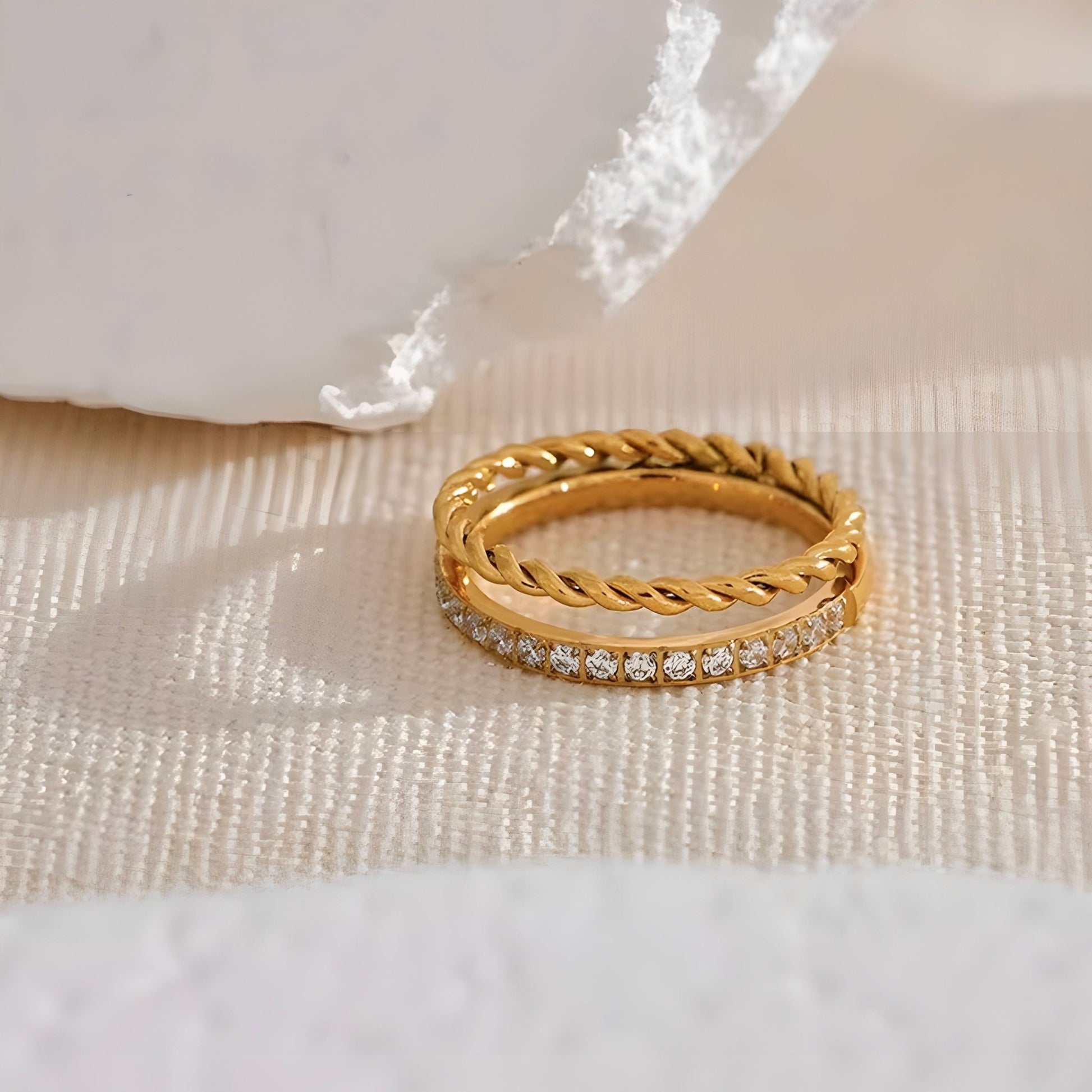 BEHI LETICA RING - Etoilux