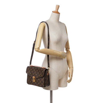 Louis Vuitton Monogram Pochette Metis - Etoilux