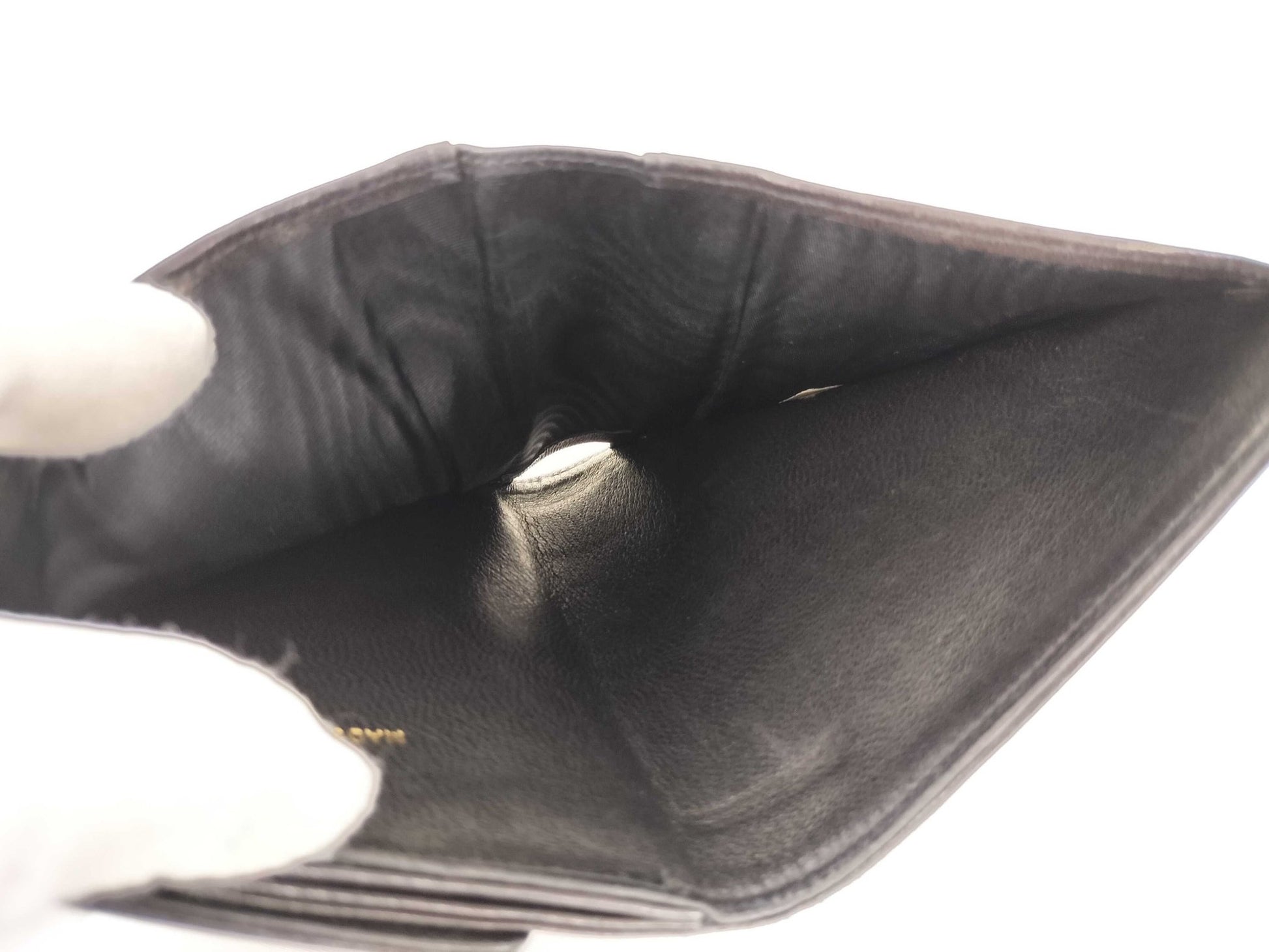 Chanel Portafoglio Compatto Timeless CC Pelle di Agnello Nera – Vintage 11,5 cm - Etoilux
