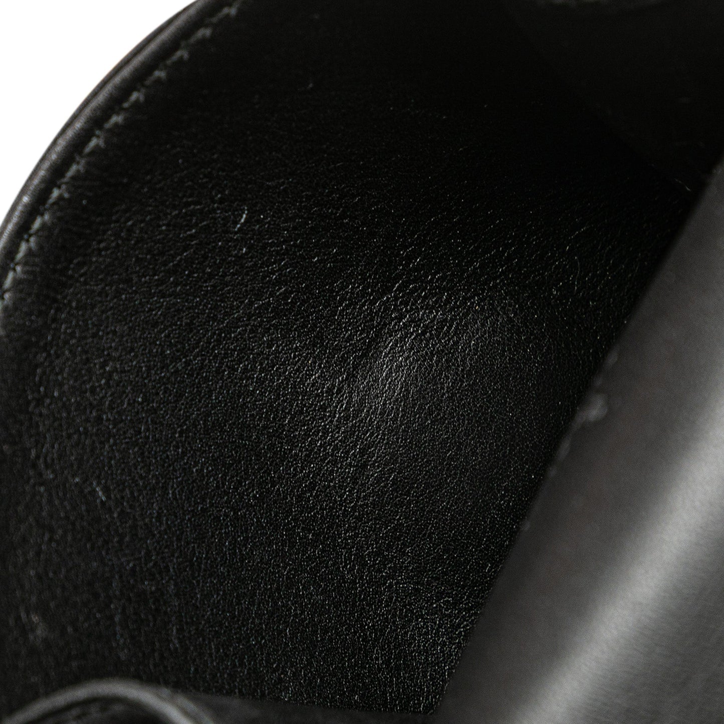 Gucci – Mini Belt Bag in pelle trapuntata con borchie – Nero – 2016/2025 - Etoilux