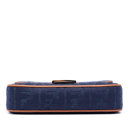 Fendi Baguette Media Jacquard FF Effetto Denim Blu & Pelle Cuoio – 27 cm - Etoilux