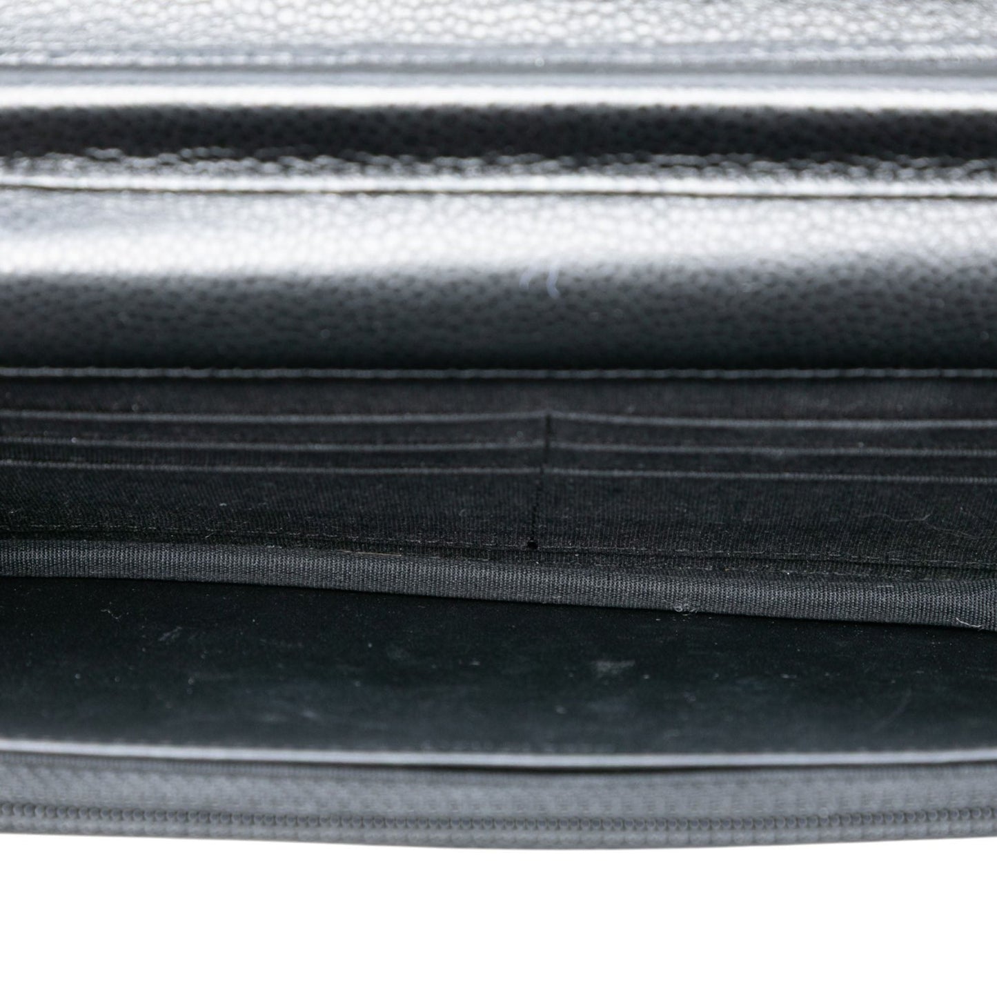 Chanel – Portafoglio con catena CC in pelle Caviar trapuntata nera - Etoilux